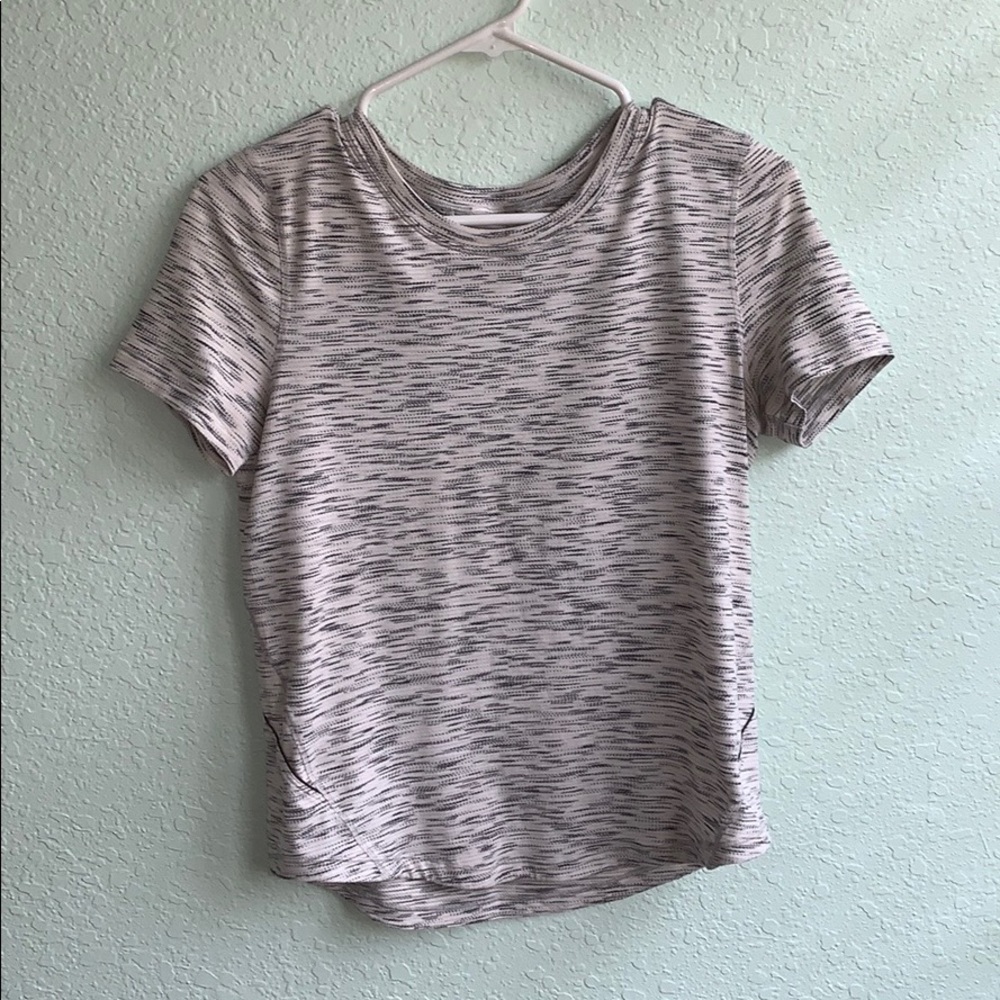 Lululemon grey heathered tee! Size 4